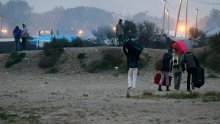 Mladi migranti preseljeni daleko od bivše 'Džungle' u Calaisu