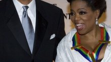 Oprah Winfrey izbacila grudi u prvi plan