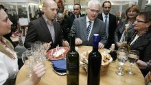 Josipović raspisuje izbore u ponedjeljak