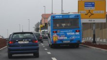 Pijani vozač autobusom izazvao sudar pa pobjegao