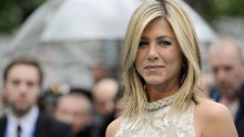 Jennifer Aniston dečka Justina upoznala s tatom Johnom