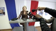 Marine le Pen ukinula bi euro i bojkotirala Kinu