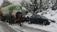 Dvije prometne na Ravči na izlazu s Dalmatine