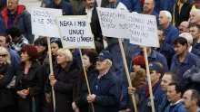 Brodosplit workers hold protest at shipyard's entrance