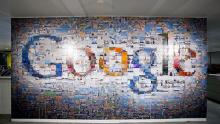 Googleov logo sačinjen od 884 fotografije