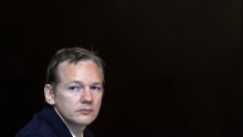 Assange zbog Hillary ostao bez interneta