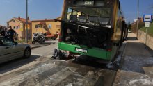 Putnici bježali iz autobusa u plamenu