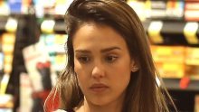 Jessica Alba je prelijepa i u najjednostavnoj kombinaciji