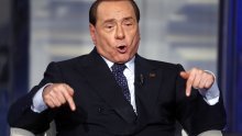 Berlusconi: Macron je zgodan mladić sa zgodnom mamom