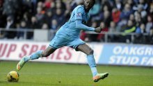 Adebayor junak, Spursi pobjedom dostigli Liverpool