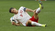 Penali sretni za Poljsku, Xhaka tragičar Švicarske