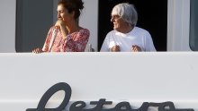 Bernie Ecclestone uživa sa suprugom