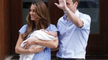 Ponosni princ William i princeza Kate pokazali sina