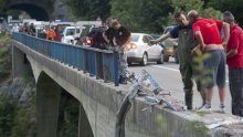 19 poginulih i 27 ranjenih u slijetanju autobusa u ponor