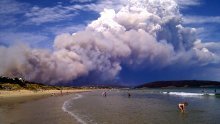 Tisuće ljudi bježe od požara u Tasmaniji