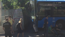 ZET-ov bus zabio se u ogradu u Paromlinskoj, ima ozlijeđenih