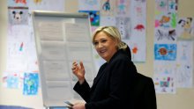 Marine Le Pen smatra da je protiv nje na snazi 'bankovna fetva'