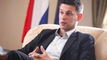 Petrov: HDZ-u i SDP-u su hrvatske tvrtke bankomati