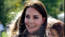 Kate Middleton i kraljica Elizabeta koriste samo ovaj lak za nokte