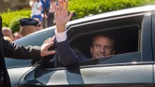 Macron srdačno dočekao Trumpa u Parizu