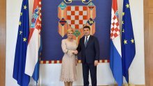 Grabar-Kitarović: Hrvatska daje sanžnu potporu neovisnosti i teritorijalnoj cjelovitosti Ukrajine