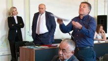 Mamić podivljao u sudnici, potjerao odvjetnike, pa ispred suda nastavio s cirkusom