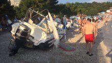 Bizarna nesreća u Crikvenici: Gliserom udario u brod pa izletio na plažu