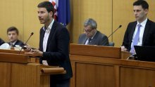 Pernar mora sat koji je dobio od katarskog emira deponirati među protokolarne darove