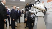 Nespretni robot Ruslan nije nimalo oduševio Putina