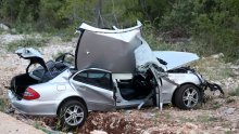 U sudaru dvaju mercedesa jedna osoba poginula, petero ozlijeđeno