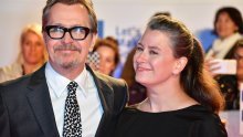 Nepopravljivi romantik: Gary Oldman peti put izrekao sudbonosno 'da'