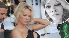 Gola Pamela Anderson jecajući se oprostila od osnivača Playboya