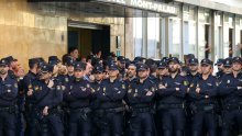 Madrid ne želi povući policiju nakon izbacivanja iz hotela