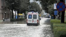 Neretva u padu, Metković poplavljen