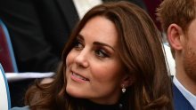 Kate Middleton za sportsko druženje odabrala trendi blejzer