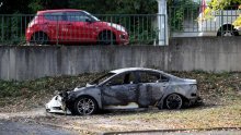 U krugu bolnice uglednim liječnicima izgorjeli auti