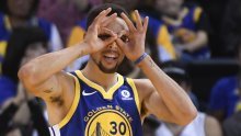 Stephen Curry zapalio društvene mreže košem kakav još nije viđen