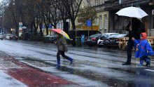 Stiže zahlađenje s kišom i snijegom, na Jadranu olujna bura