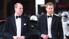 A gdje su Kate i Meghan? Prinčevi William i Harry na premijeru 'Ratova zvijezda' stigli bez svojih dama