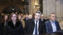 Plenković: Nadam se da će svi uz Božić naći mir i solidarnost u društvu