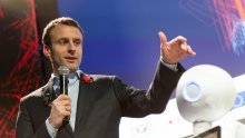 Macron želi smanjiti javni sektor nudeći povoljne otpremnine