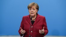 Merkel kaže da je migrantska kriza podijelila Njemačku