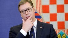 Vučić osudio Šešelja pa krenuo u kontru: Palili su srpske zastave, jedan me jurio po ulici u Zagrebu