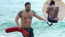 Ben Affleck otkrio godinama skrivanu tetovažu preko cijelih leđa