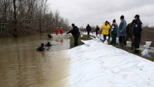 Sava kod Jasenovca dosegla 928 centimetara, borbe s poplavama se nastavljaju