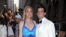 Donald Trump Jr. usred razvoda ženi poželio sretan Majčin dan