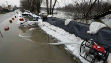 U Jasenovcu sve spremno za tešku noć: Stanje je ozbiljno, ali pod kontrolom