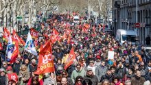 Francuska u sveopćem štrajku: Škole su prazne, a letovi otkazani