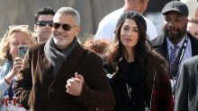 Amal i George Clooney uz brojna poznata lica na povijesnom prosvjedu