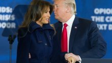 'Brižni' Donald Trump o Melaniji: 'Prezaposlen sam da tražim poklone'